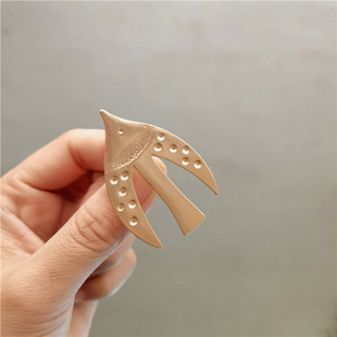 日系设计师皆明川风哑光金燕子文艺风复古胸针可爱服装别针配饰