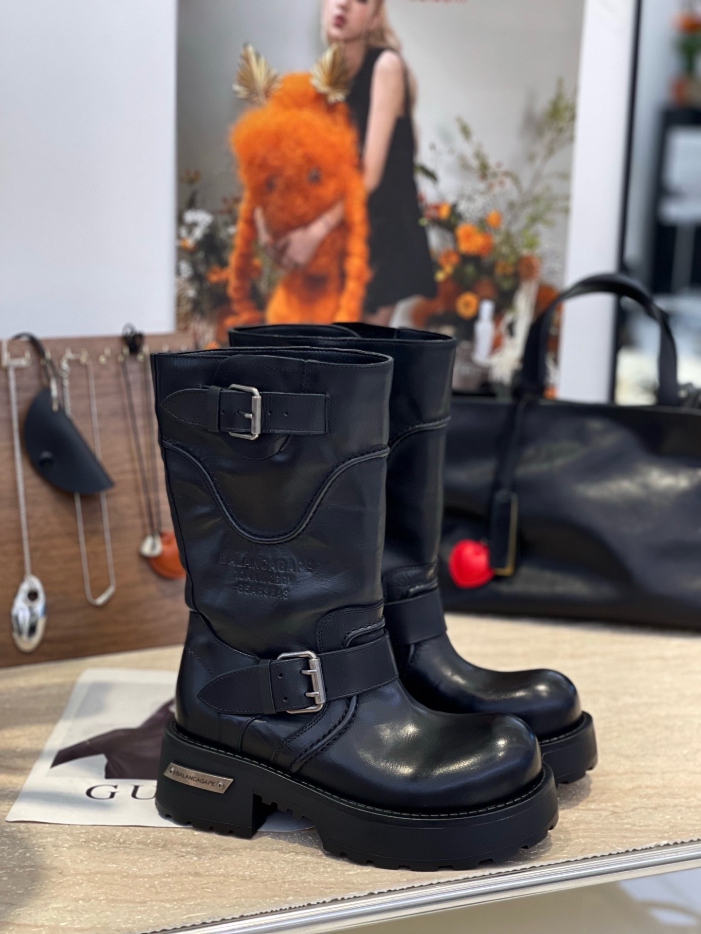 魔都世家～牛皮版厚底马丁靴女2025新款百搭休闲增高舒适机车短靴