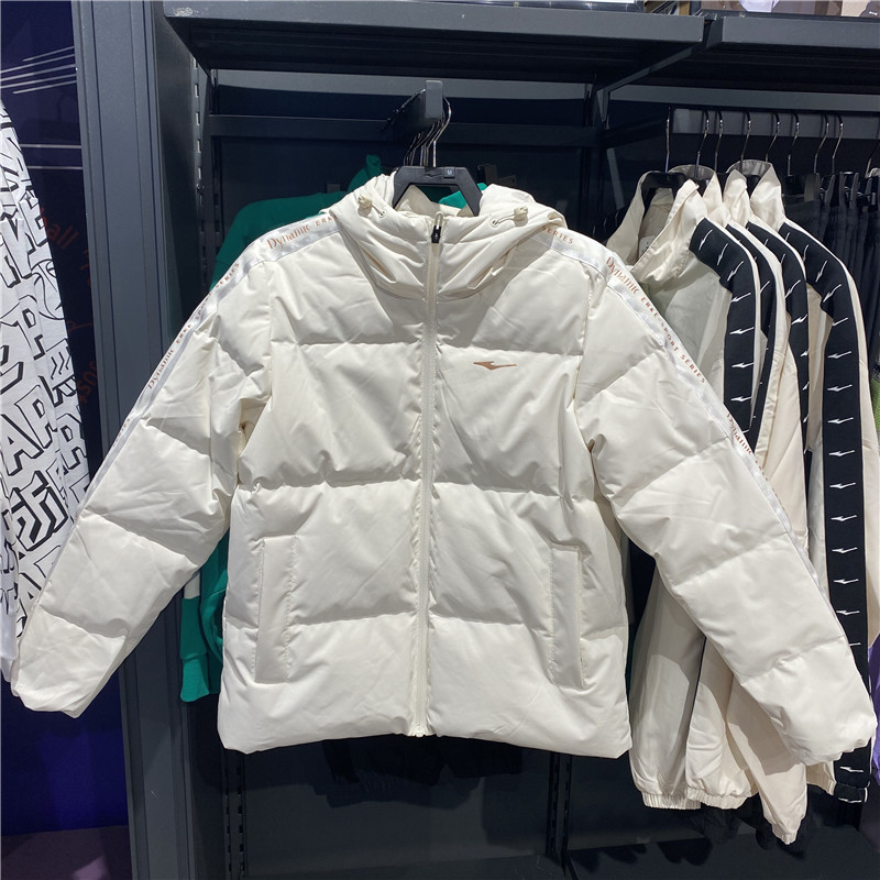 鸿星尔克保暖连帽常规女羽绒服