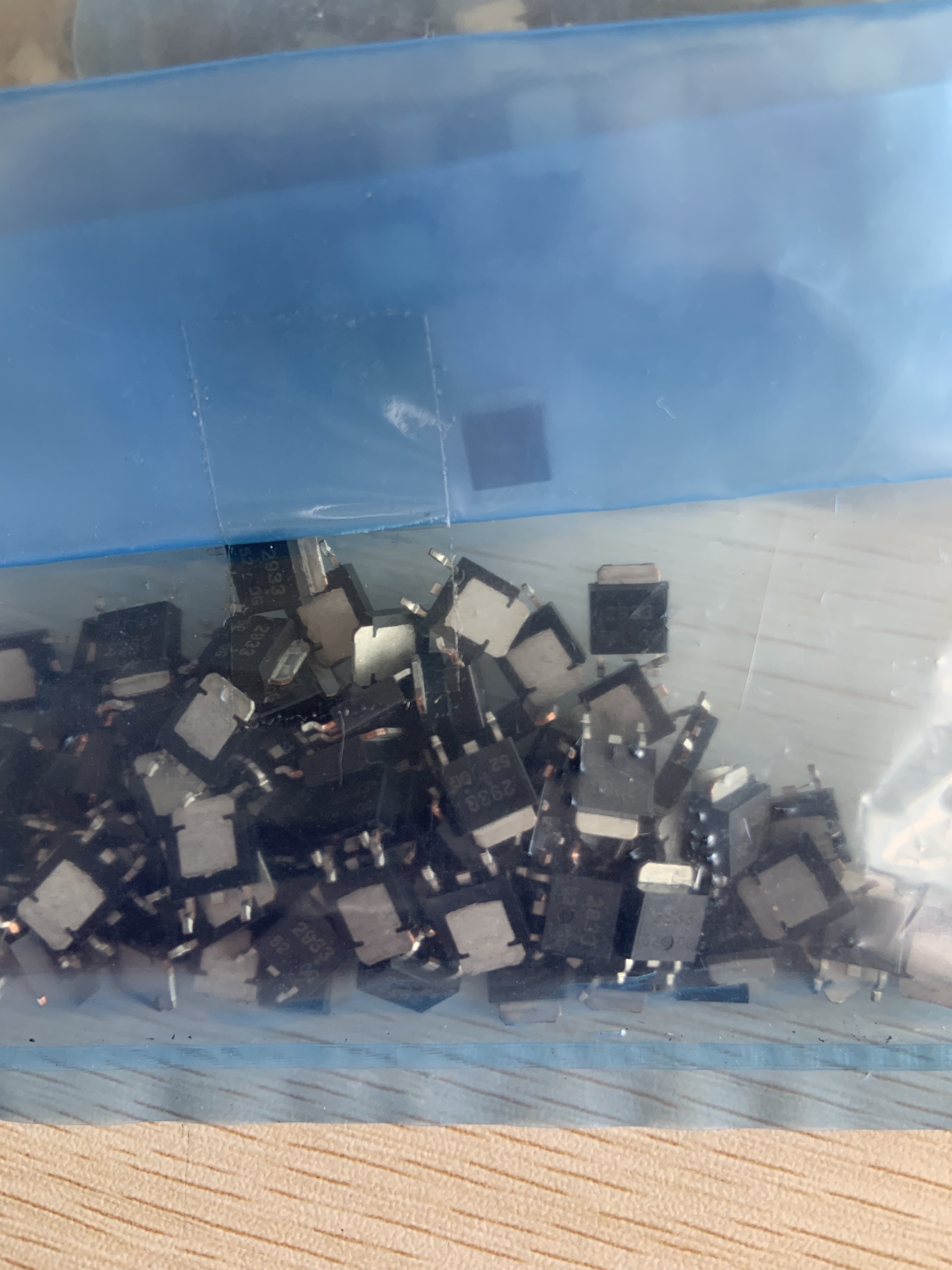 2933全新进口原装正品UPC2933T-AZ UPC2933 TO-252可直接拍下