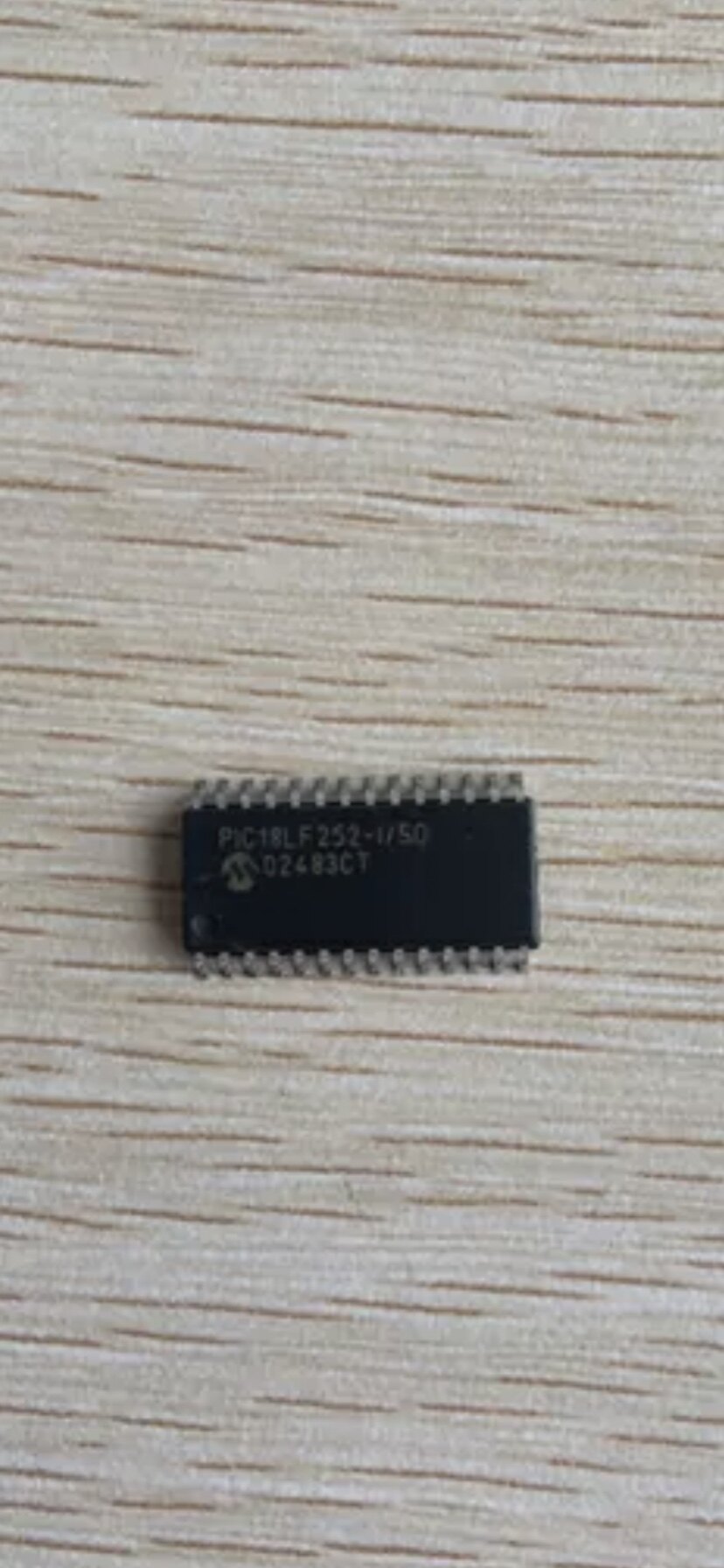 PIC18LF252-I/SO 进口全新原装 现货 SOP28