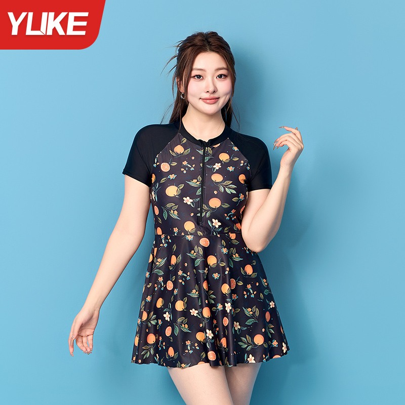 泳衣女大码2025新款连体保守200斤遮肚显瘦加肥加大温泉妈妈泳装