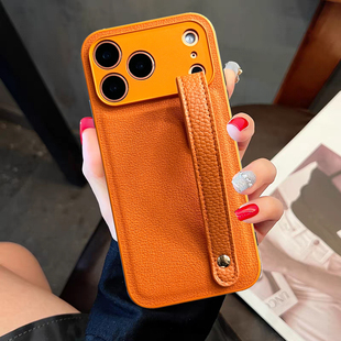 红色皮纹腕带适用苹果16promax手机壳新款高级感15创意简约14皮质13秋冬防摔iphone16pro小众女保护套外壳软