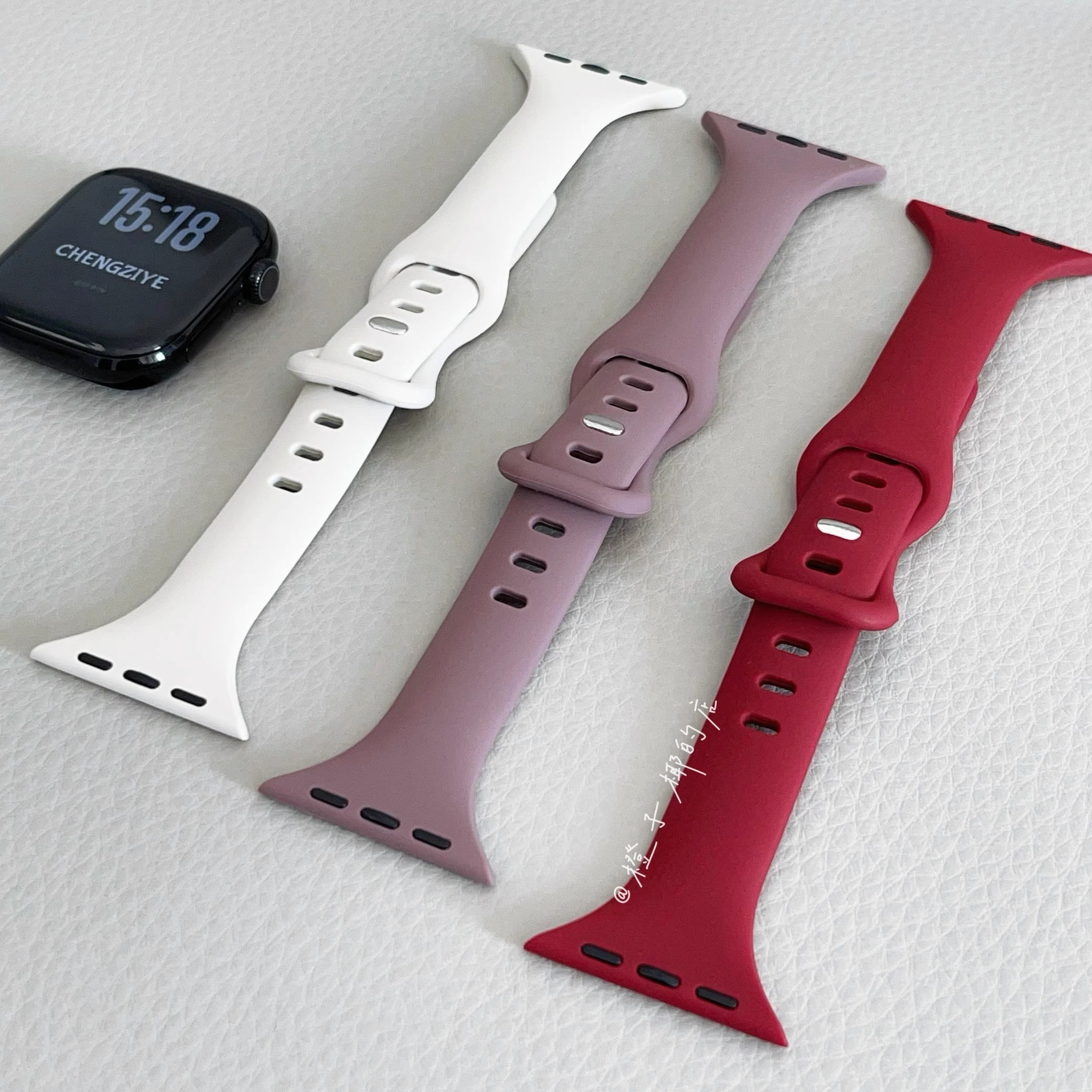 适用苹果手表蝴蝶扣硅胶小蛮腰iwatch表带applewatch9运动表带s10