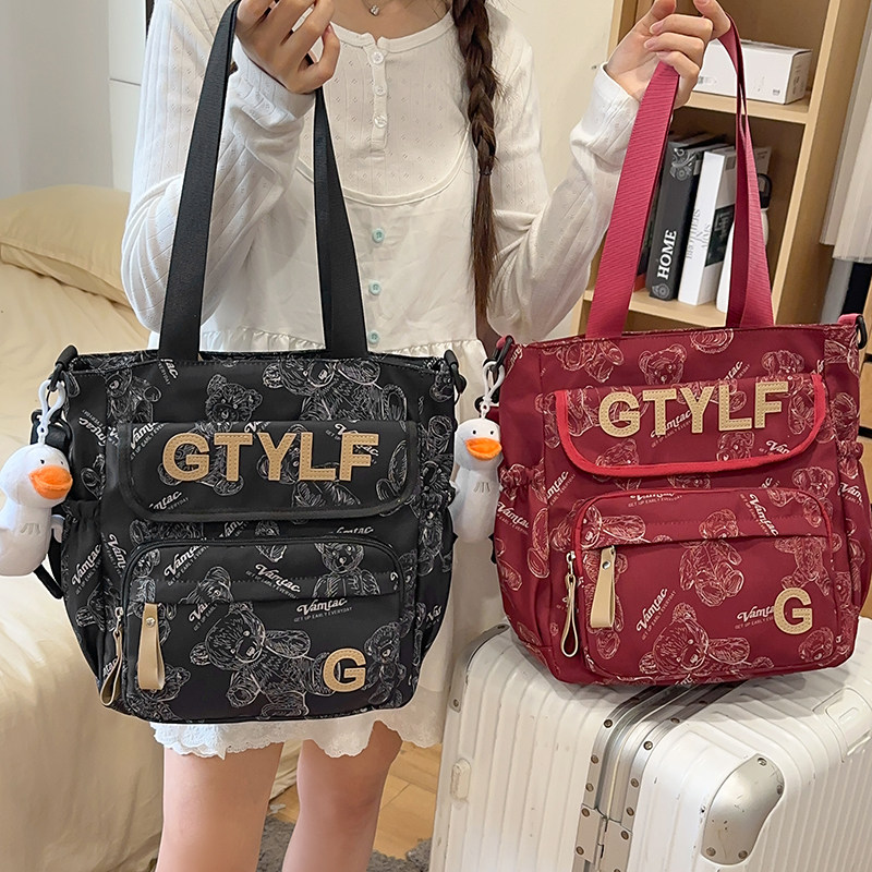 2025上新斜挎包女大学生ins潮流上课补习袋学院风休闲手提单肩包