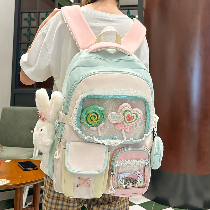 轻便休闲，炒鸡百搭的通勤双肩包