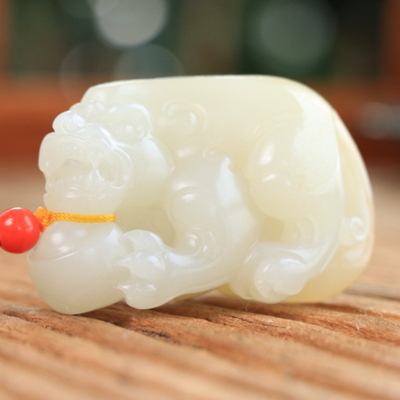 白玉籽料男士款手把件皮休新疆和田玉貔貅文玩收藏玉石把玩件148g