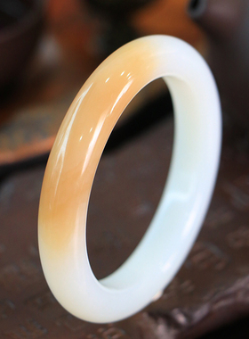 新疆天然和田玉糖白玉手镯女款圆条平安镯糖白分明55.5mm圈口收藏