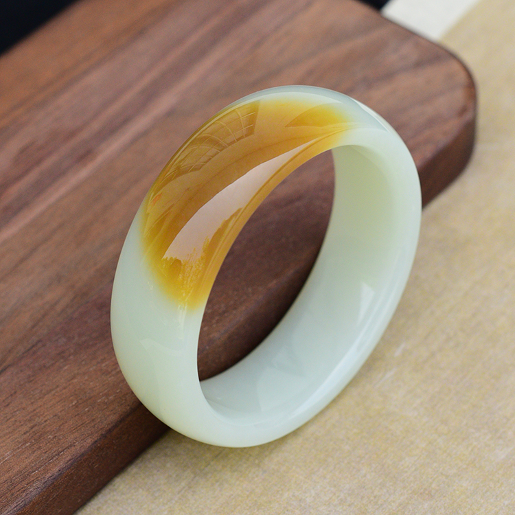 新疆天然和田玉糖白玉手镯女款宽条轮胎镯57mm圈口糖白分明带证书