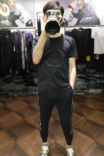 短袖 T恤男 简约风蜜蜂皇冠刺绣亮片双丝光棉圆领修身 米兰站时尚