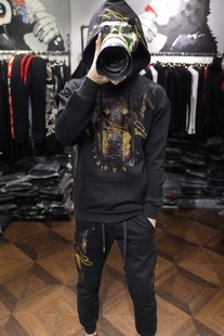 春秋男套装漂亮狗头烫钻黑色连帽套头卫衣修身收脚口卫裤优质面料