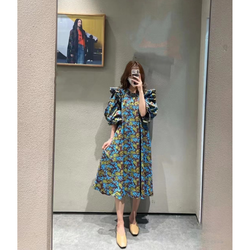 清C现货COS风22夏季 宽松A型泡泡袖小碎花连衣裙背后小心机设计裙
