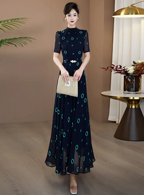 藏蓝色波点连衣裙2026新款今年流行爆款简单大方收腰大摆长裙133