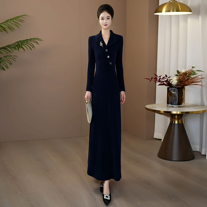 藏蓝色秋冬连衣裙女2025新款今年流行爆款气质高级感超长裙1069