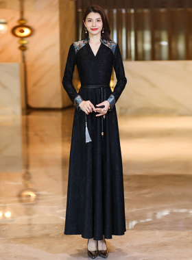 黑色新中式长裙春秋中年妈妈修身轻奢高级感长袖超长连衣裙1025