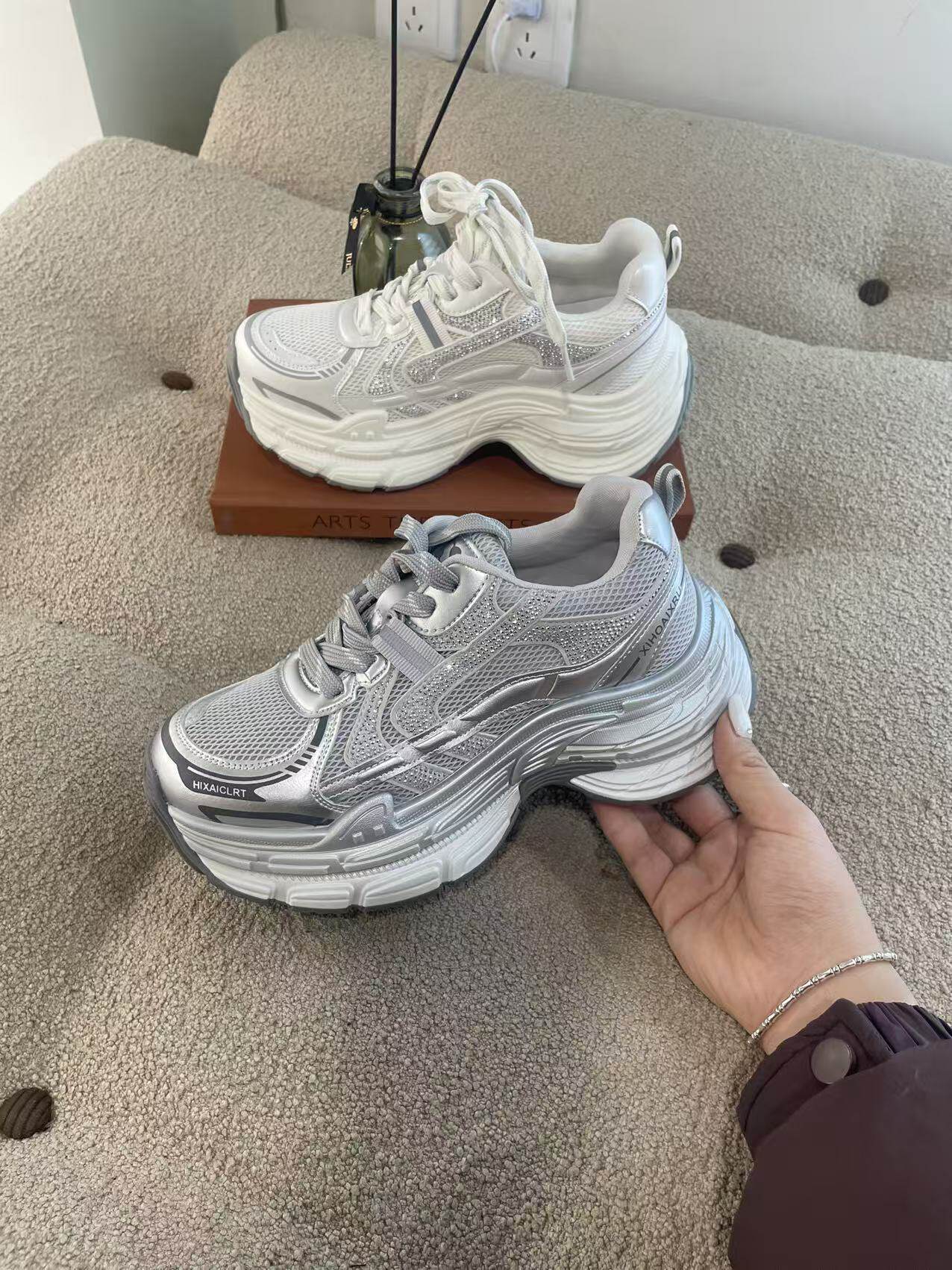 米新款2026春款透气网面松糕厚底增高水钻老爹鞋运动休闲鞋女鞋子