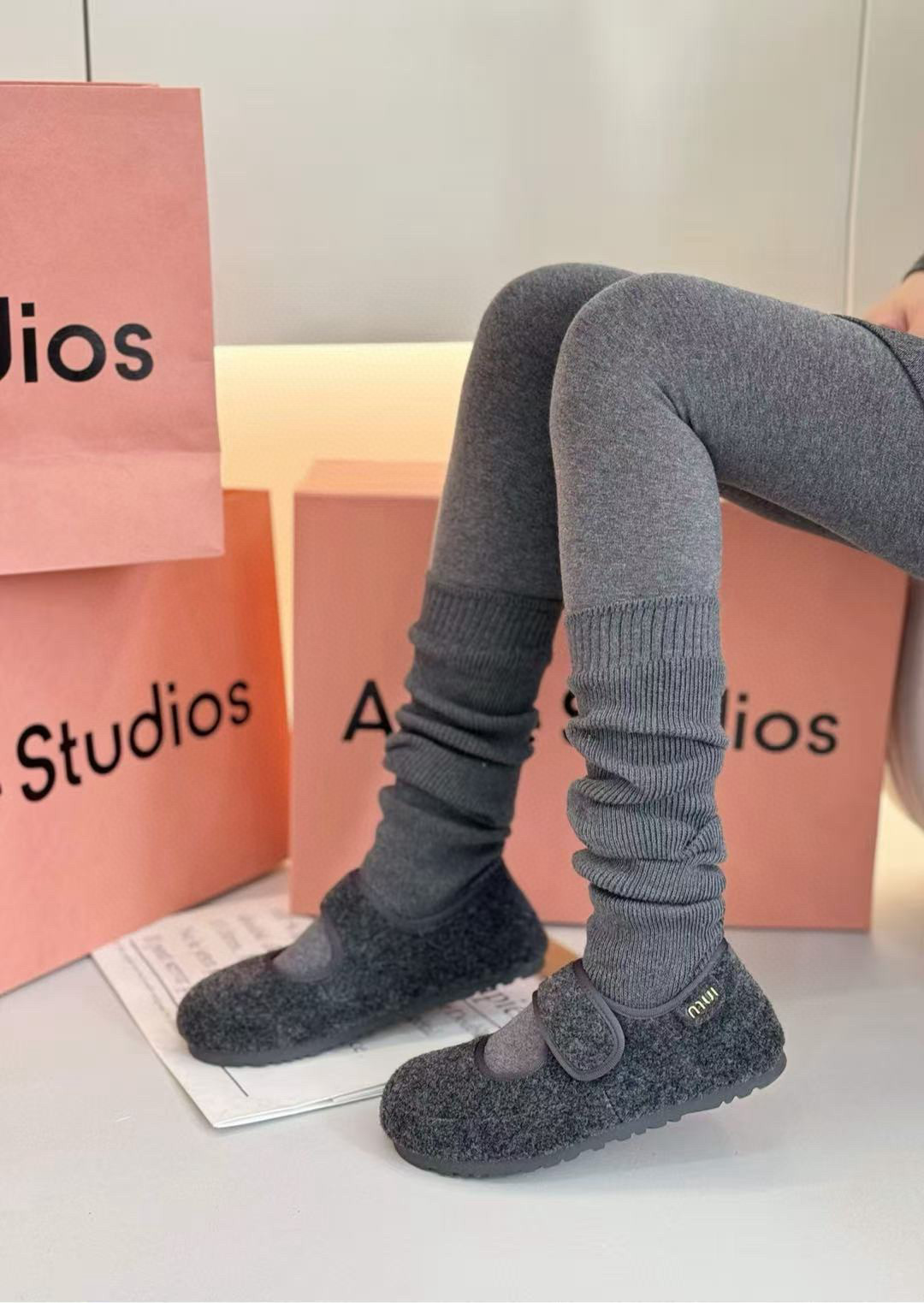 米新款2025冬平底毛呢加绒勃肯鞋吐司泡芙鞋圆头休闲平底保暖女鞋