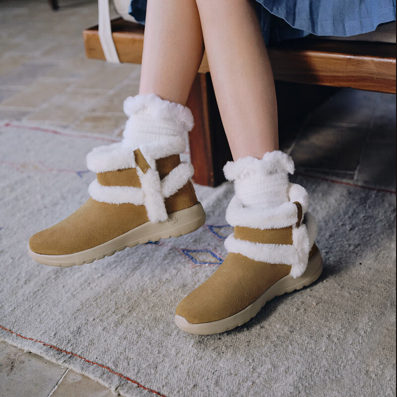 Skechers斯凯奇女子秋冬加绒御寒保暖耐磨短靴雪地靴144043-CSNT