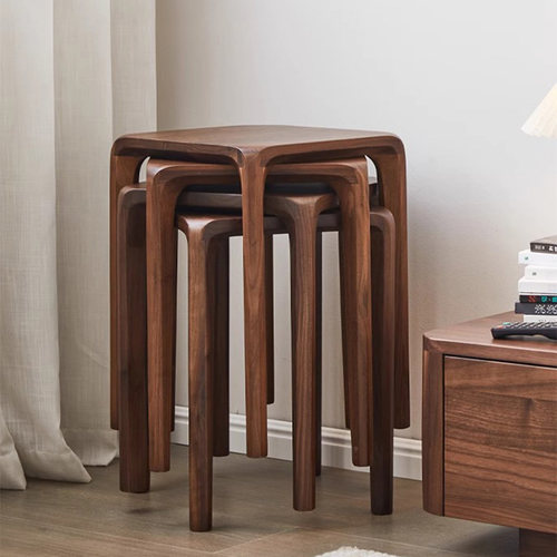 凯的餐厅可叠放矮凳全原木制作