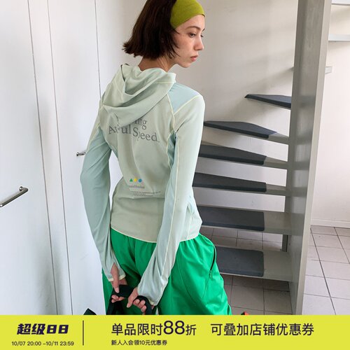 轻量速干连帽T恤兼顾日常与户外