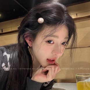 丝绒珍珠发夹女2025新款高端高级感边夹侧边刘海发卡鸭嘴夹子头饰