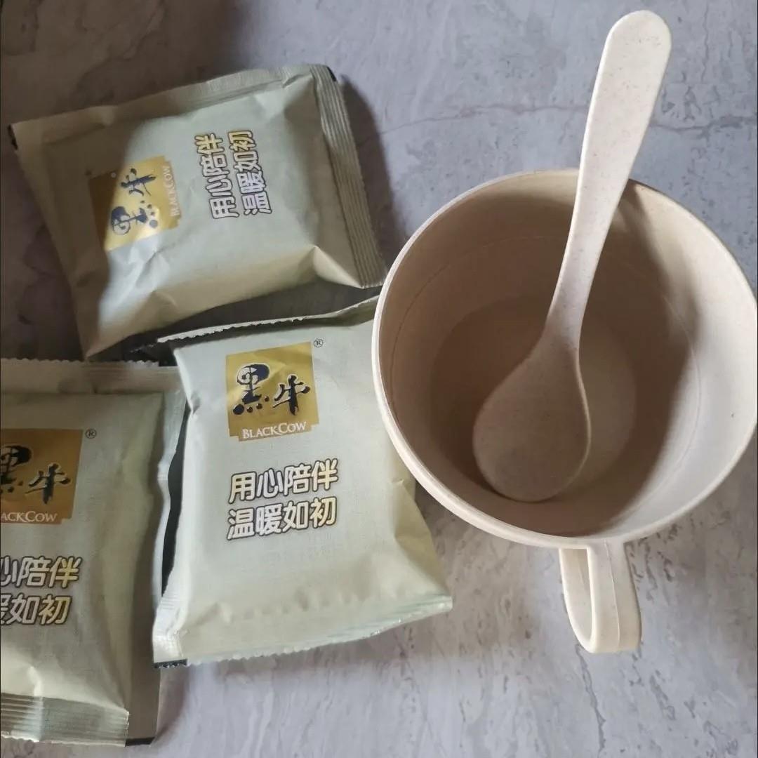 黑牛奶高燕麦片即OWM食早钙餐麦学生冲饮营养片代餐小袋装家庭牛