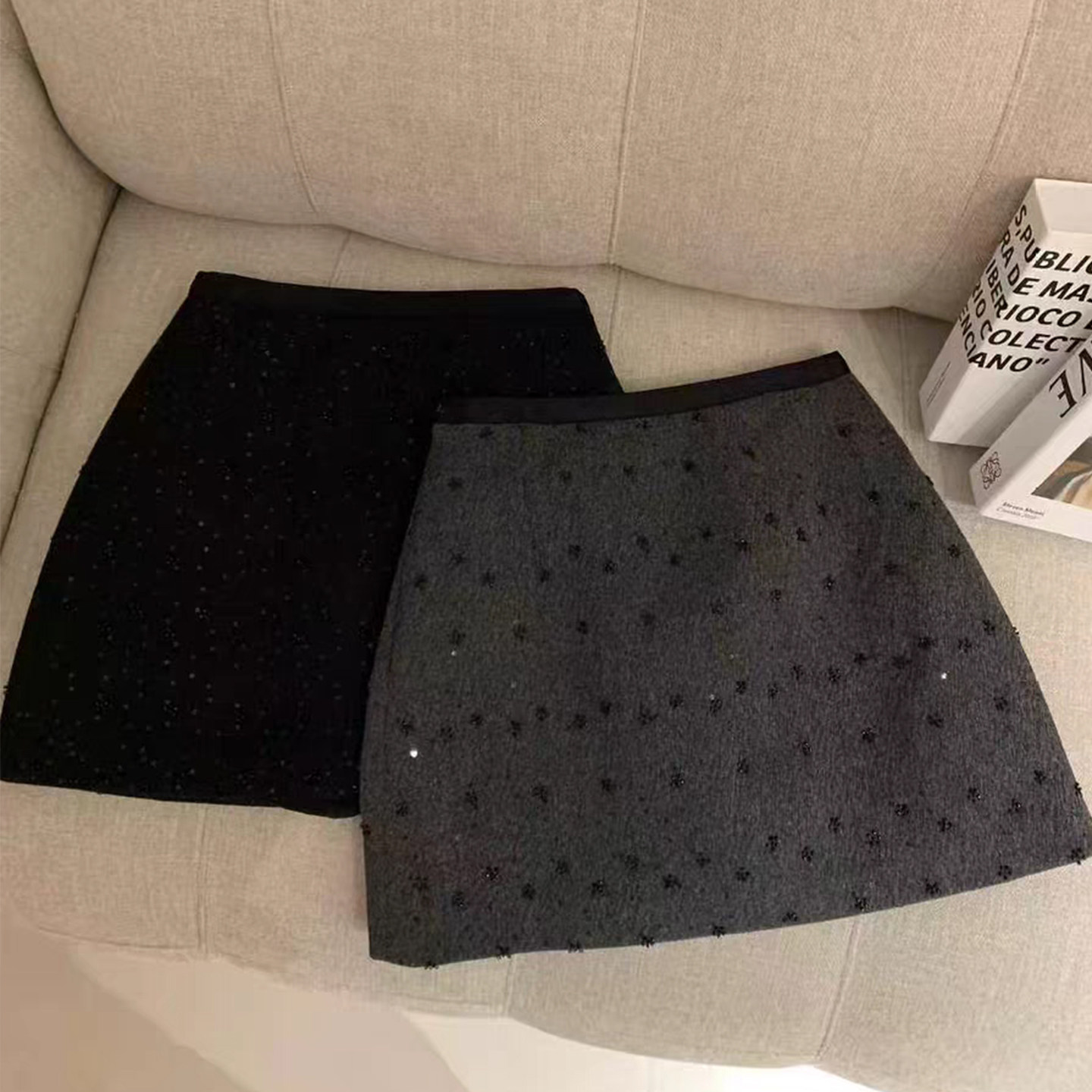 毛呢半身裙女2025秋冬高腰撞色钉珠百搭防走光显瘦包臀a字短裙子