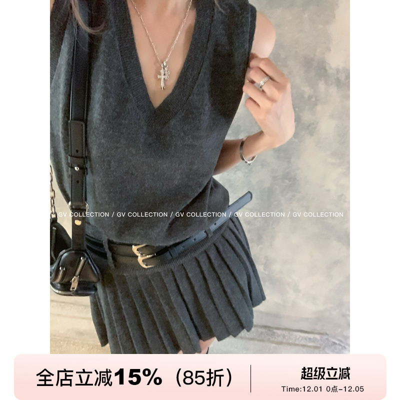 腰带设计背心百褶裙针织套装