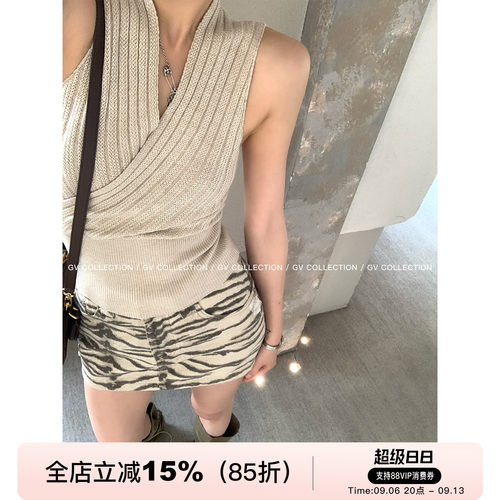 交叉V领羊毛针织收腰背心