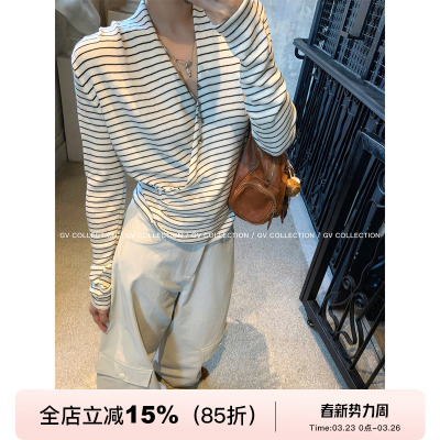 交叉叠领收腰针织上衣