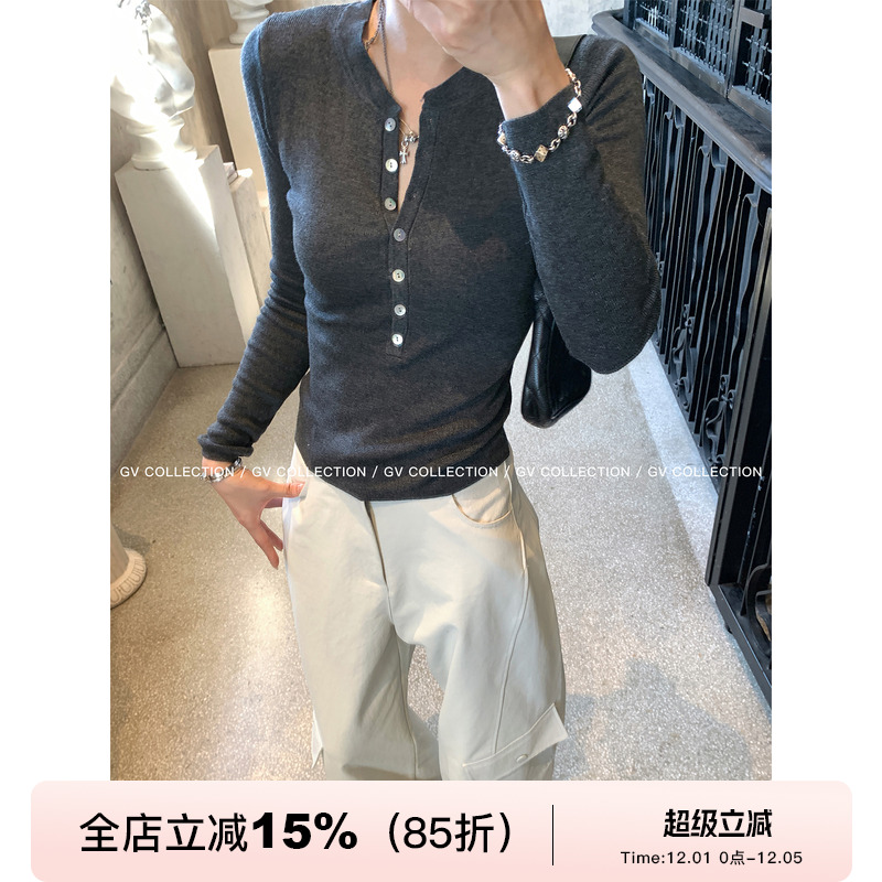 修身正肩贝母扣针织上衣