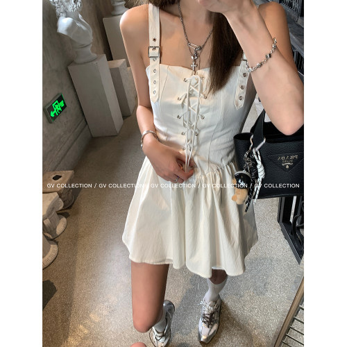 GV大白哥 顽皮工装系 重工系带收腰蓬蓬连衣裙可调肩带A字裙女夏