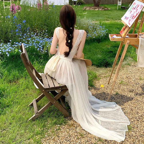 蕾丝拼接露背吊带连衣裙女夏季收腰显瘦大摆裙温柔度假风a字长裙