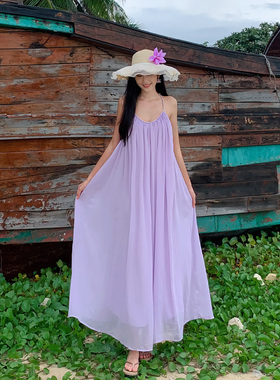 三亚海边度假沙滩裙法式紫色吊带连衣裙宽松露背长裙海岛穿搭ootd