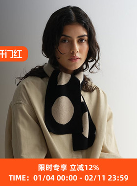 JO GORDON Small Spot Scarf 羊羔毛黑白圆点围巾