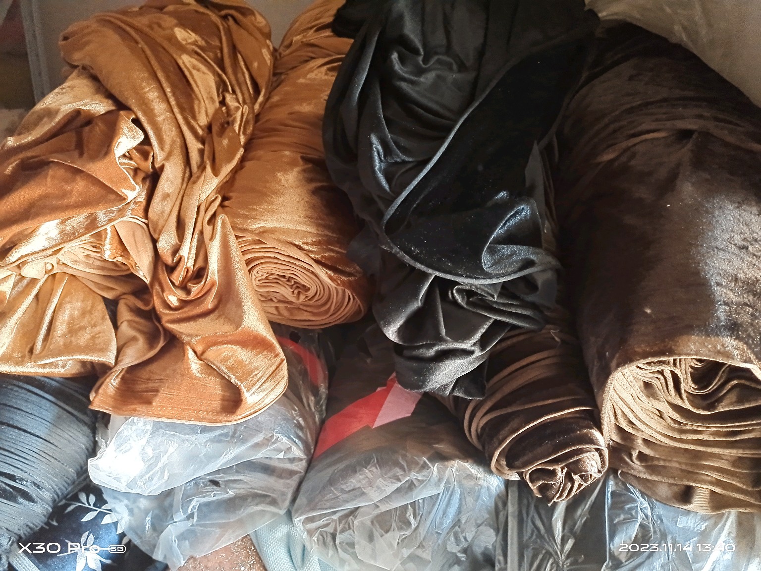 出口级国产单层金丝绒布料 服装发饰diy手工窗帘罩子垫布称斤一斤
