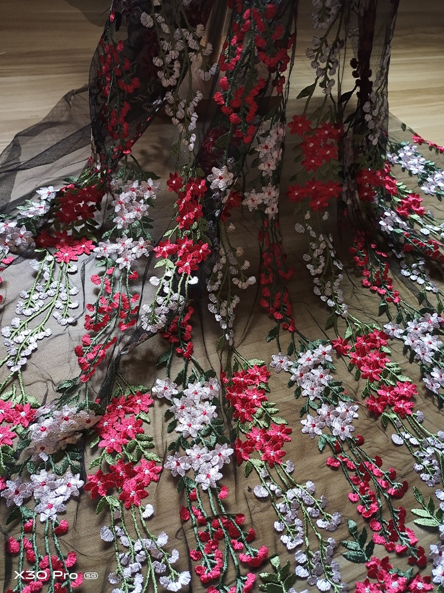 花束满藤红绿花枝网纱精致蕾丝刺绣布料服装连衣裙礼服芭比盖布料