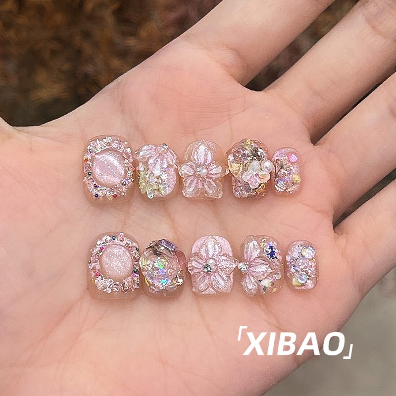 重工穿戴甲短款轻奢雕花穿戴美甲2025新款高级感夏天手工指甲贴片