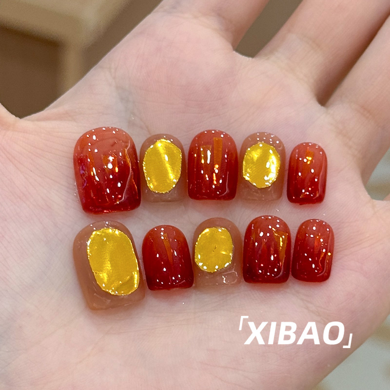 红色穿戴甲短款高级感豆豆穿戴美甲2025新款手工爆款绝美指甲贴片