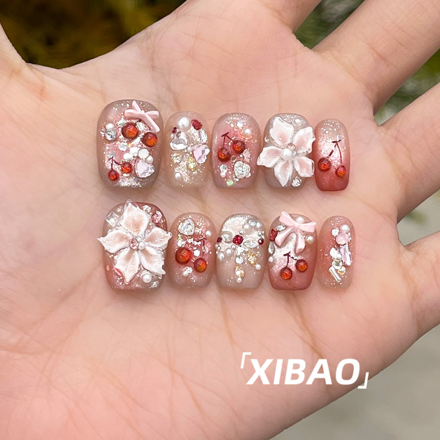 雕花穿戴甲轻奢高级感重工短款指甲贴片2025新款手工绝美穿戴美甲,彩妆/香水/美妆工具,穿戴甲/甲片,淘宝优惠券,粉丝福利购,淘宝优惠卷