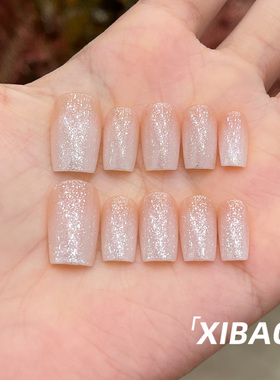 白色穿戴甲2026新款超火纯色穿戴美甲短款高级感手工显白指甲贴片