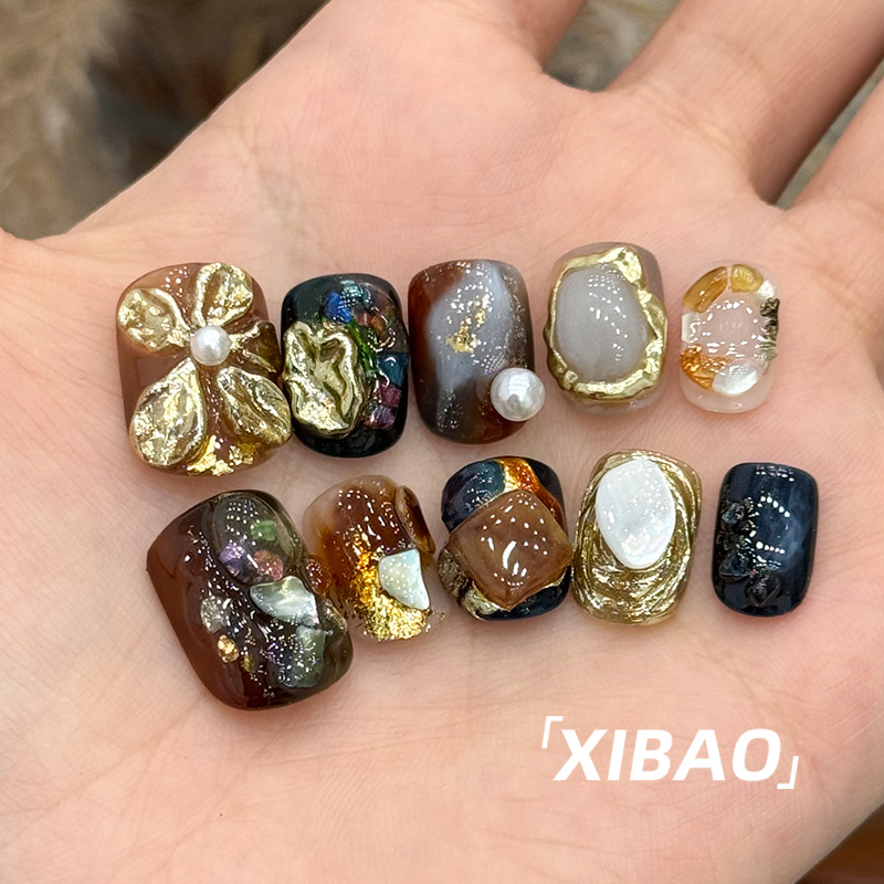 纯手工穿戴甲短款秋冬高级感美拉德穿戴美甲2025年新款精致豆豆甲