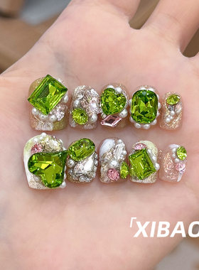 满钻穿戴甲短款高级感重工豆豆甲穿戴美甲手工定制高质量指甲贴片