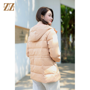 佐尔美冬上新 气质百搭连帽保暖羽绒服E34YY01A