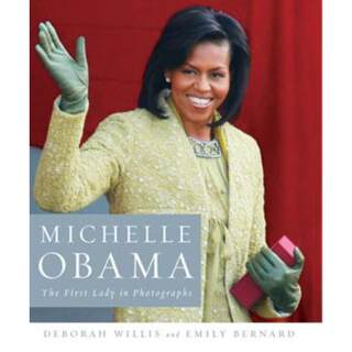 【4周达】Michelle Obama: The First Lady in Photographs [9780393077476]