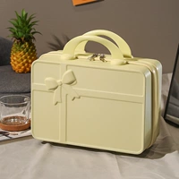 Бежевый бант