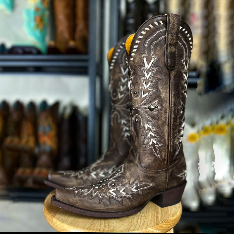 尖头高跟刺绣西部靴女