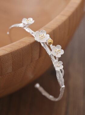 纯银年轻款小众开口梅花手环