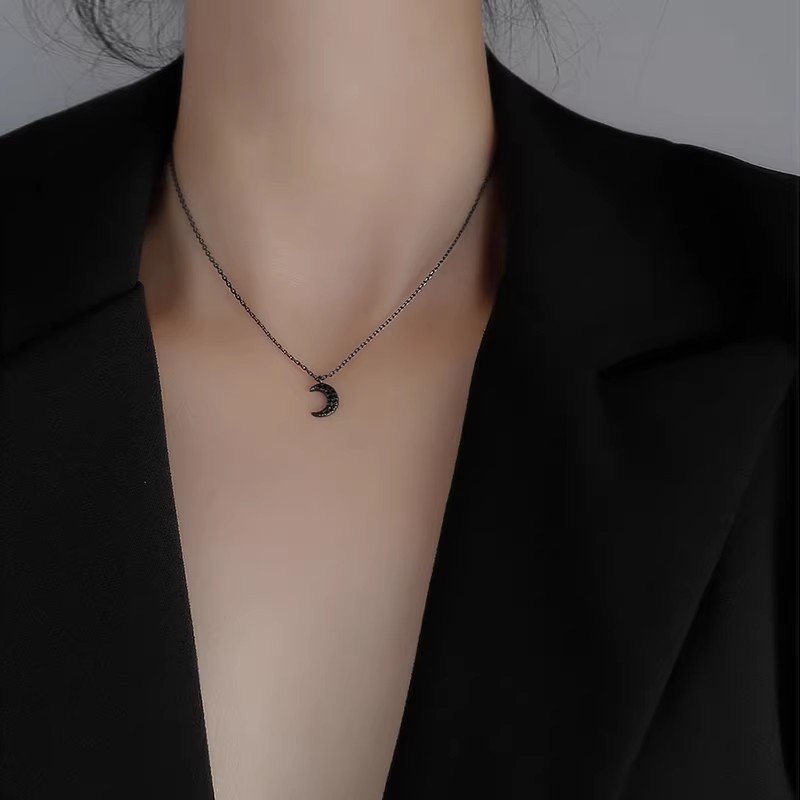 黑色月亮星星吊坠项链女小众设计感锁骨链轻奢冷淡风高级感颈链