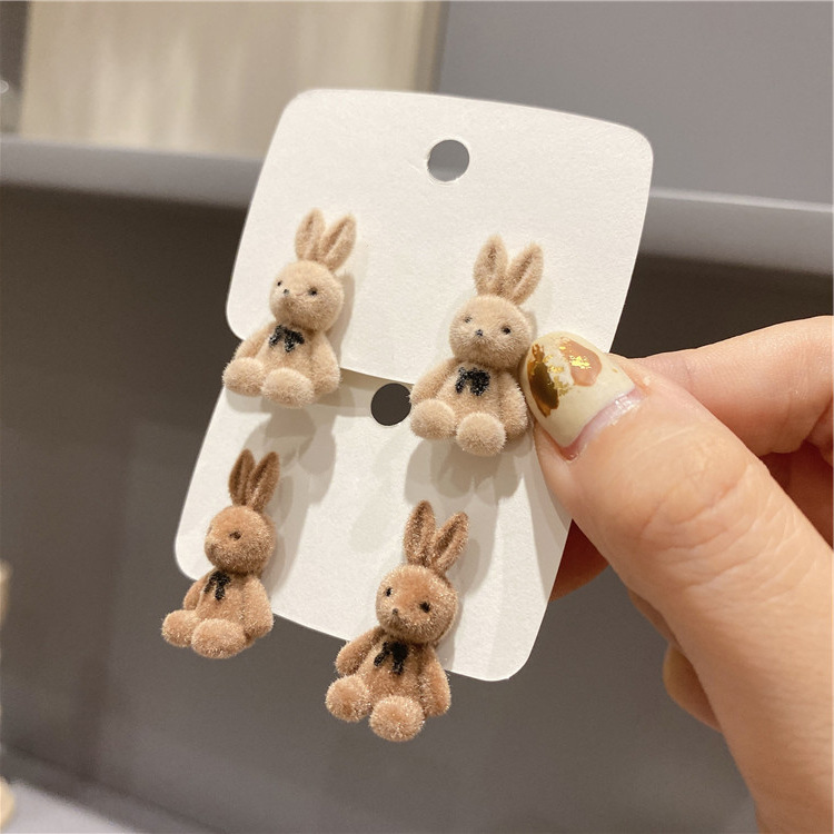 毛绒小兔子耳环女秋冬小众网红可爱动物耳钉2021年新款潮植绒耳饰